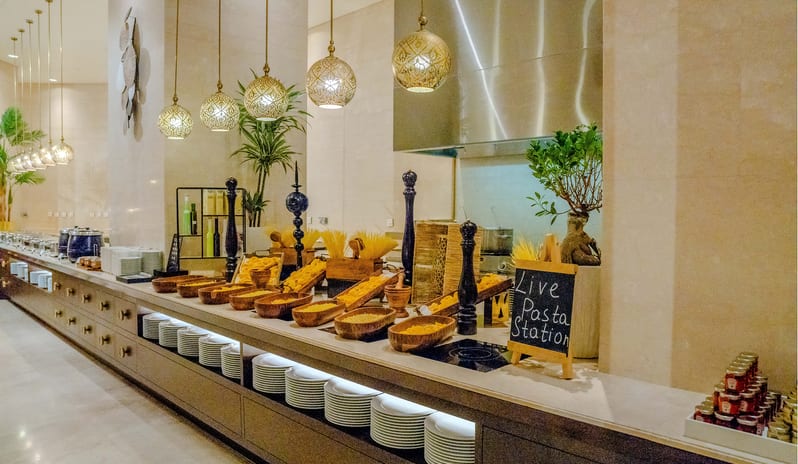 middle-east-holidays/abu-dhabi/rixos-marina-abu-dhabi-hotel-turquoise-restaurant-buffet